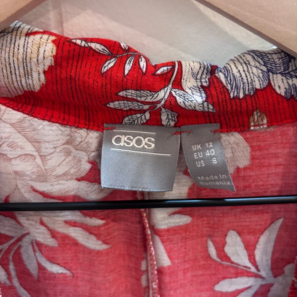 ASOS Red Button Front Tea Playsuit Romper in Floral Tropical Print - Picture 3 of 6